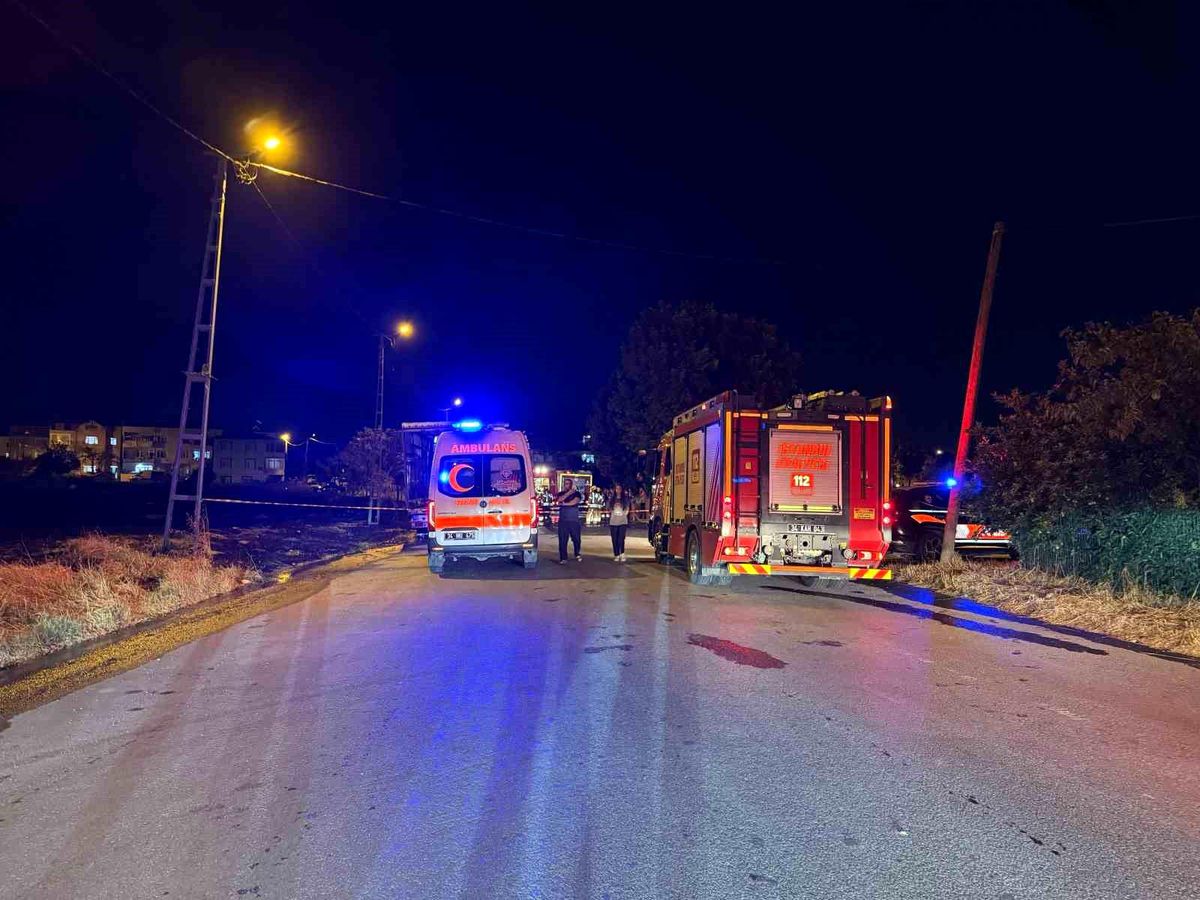 Büyükçekmece'de park halindeki tır yandı