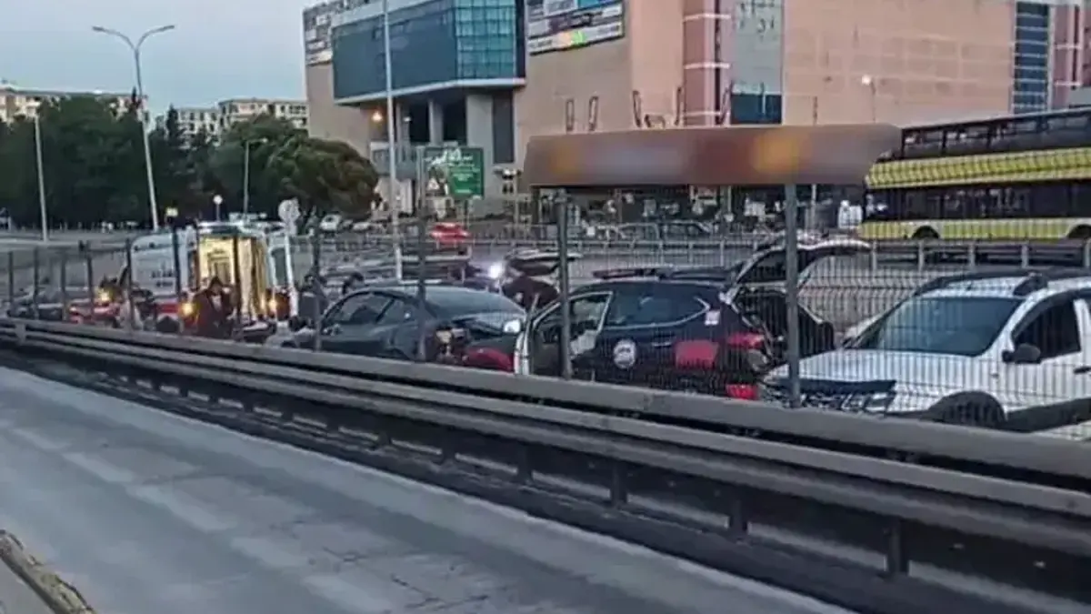 Beylikdüzü'nde zincirleme kaza! 1 yaralı