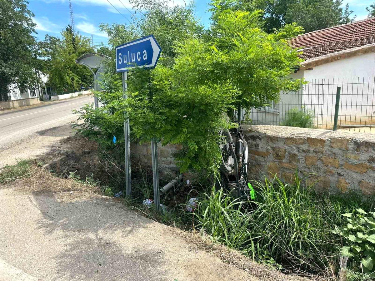 Keşan'da duvara çarpan motosikletli yaralandı