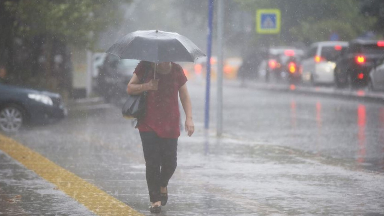 AKOM saat verdi: İstanbul için kuvvetli sağanak yağış uyarısı