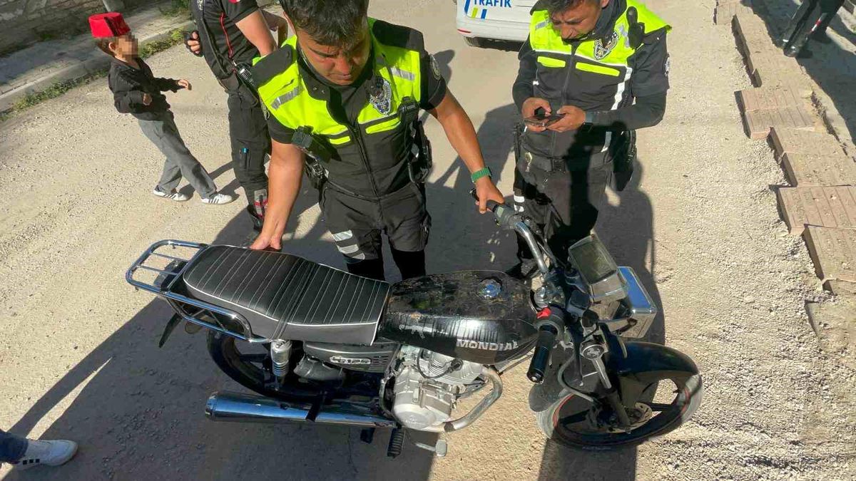 Karaman'da 'dur' ihtarına uymayan motosikletliye 611 bin lira ceza kesildi
