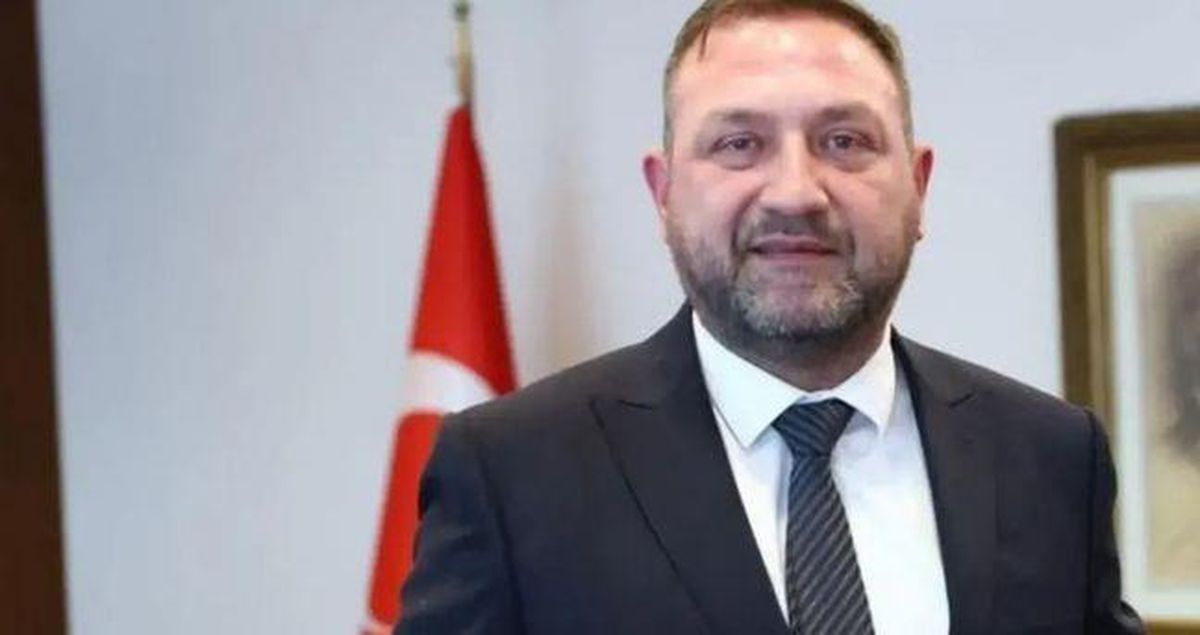 Utku Gümrükçü kimdir? CHP İzmir İl Başkanlığı'na atanan Utku Gümrükçü kaç yaşında, nereli?