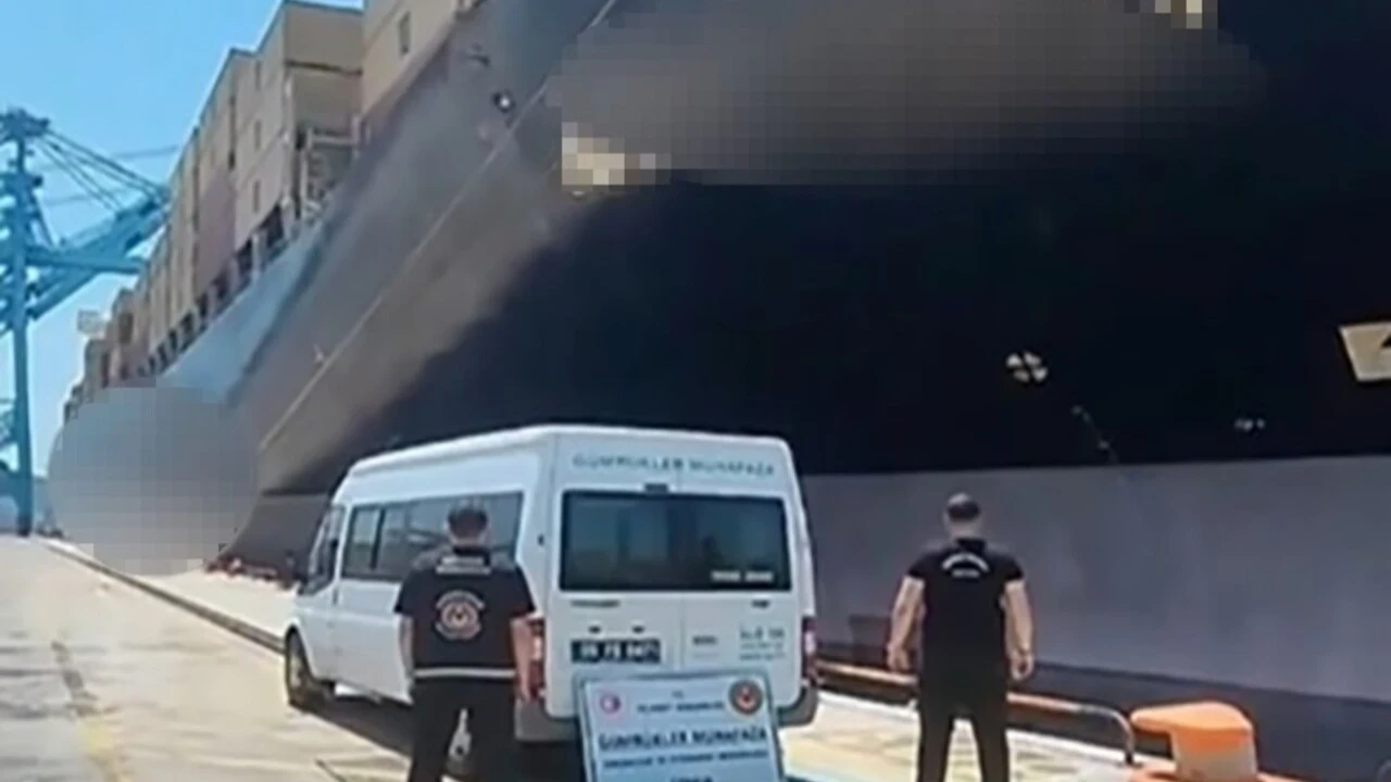 İzmir'de ticari gemiye operasyon: 200 ton kaçak akaryakıt ele geçirildi