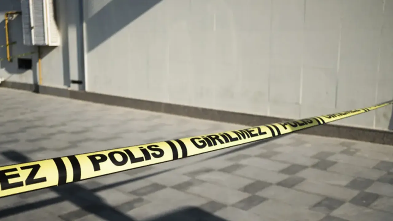 Kötü kokunun ardından korkunç gerçek çıktı! Kardeşinin cesediyle 1 hafta yaşamış