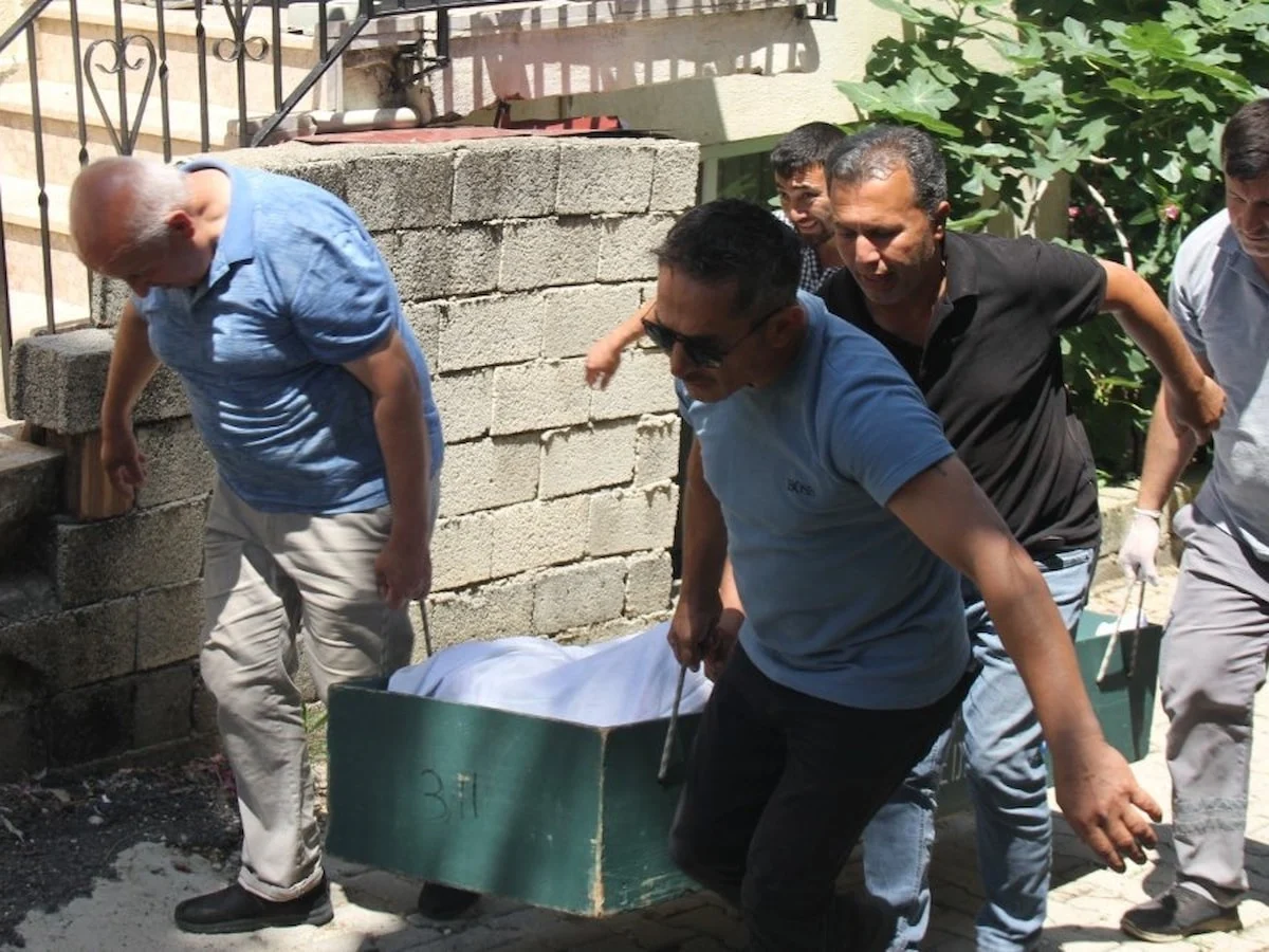 Antalya'da bir kişi evinin bahçesinde ölü bulundu