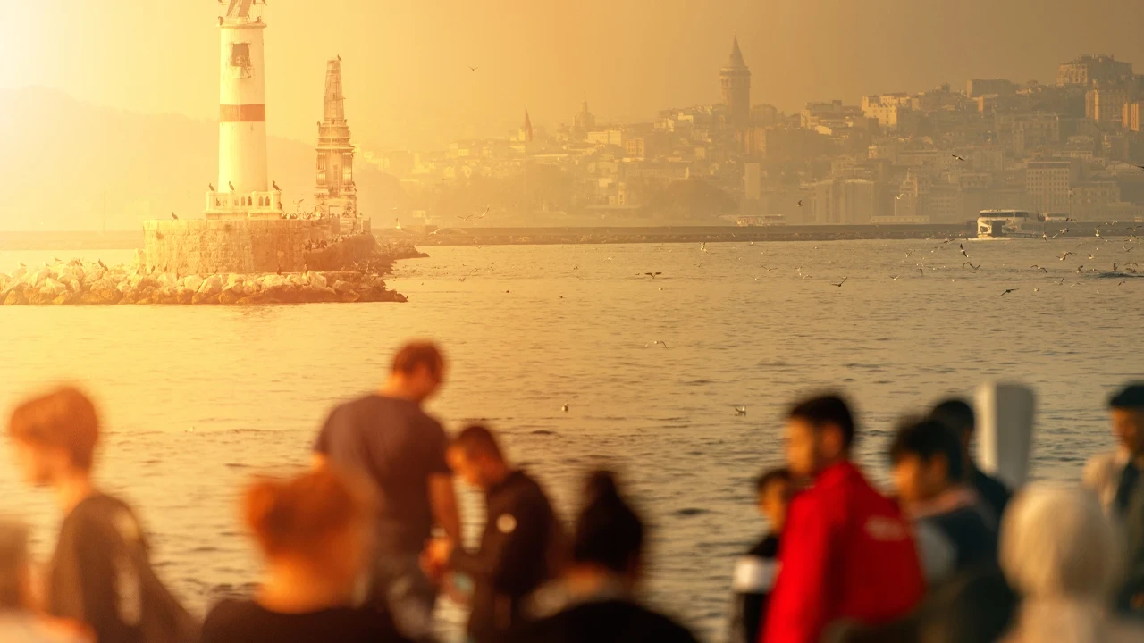İstanbul’da Yarın 'Yapışkan' Kabusa Dikkat: Nemle Birlikte Hissedilen Sıcaklık 40 Dereceyi Bulacak