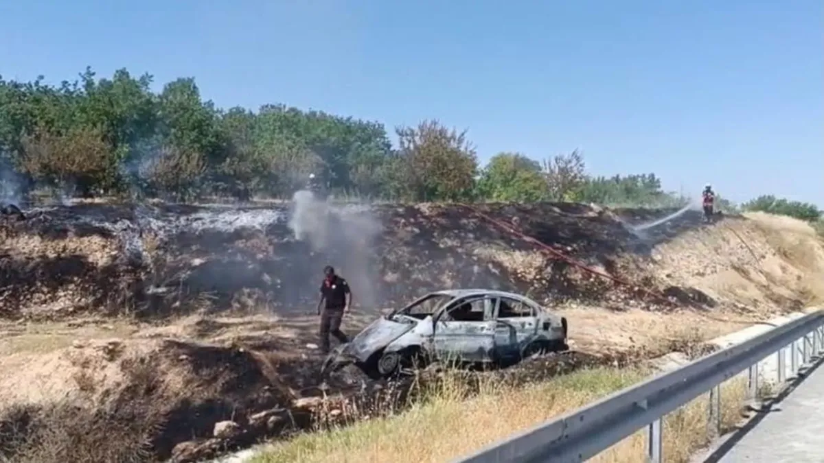 Malatya'da feci kaza! Bariyerlere çarpan otomobil alev topuna döndü: 1 ölü 1 yaralı