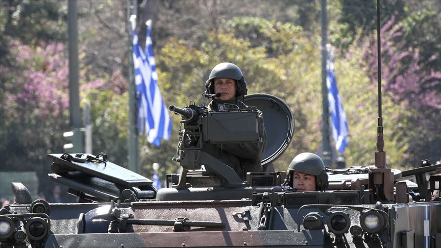 Yunanistan ordusunda yeni uygulama. Gönüllü kadın askerler göreve başladı
