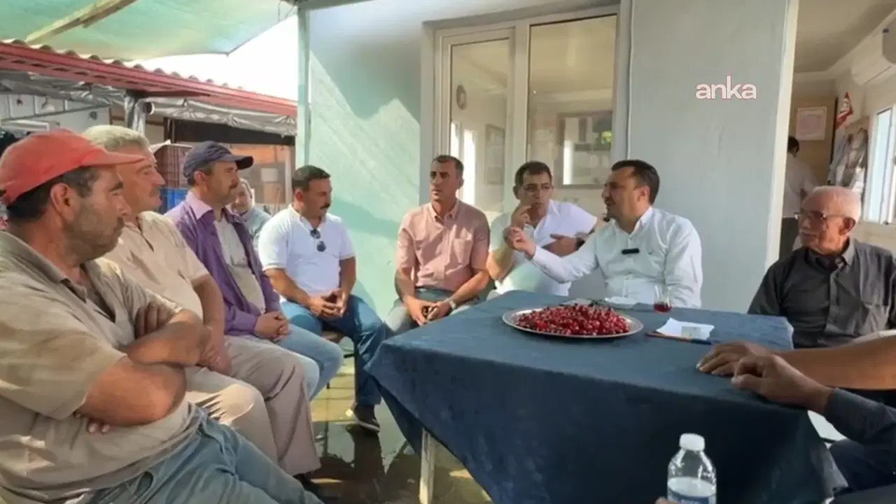 CHP'li isim, kiraz üreticilerinin sorularını dinledi: 'En son iyi para kazandığım dönemde sakallarım siyahtı'