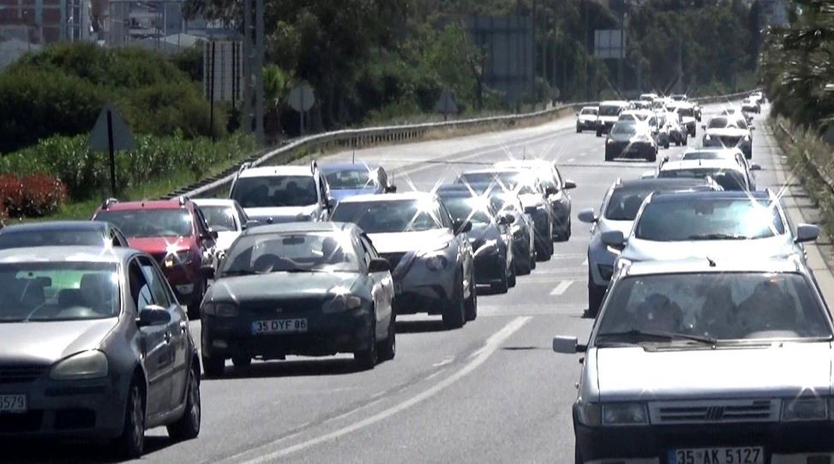 İzmir'de araç sayısı 2 milyon 144 bini geçti