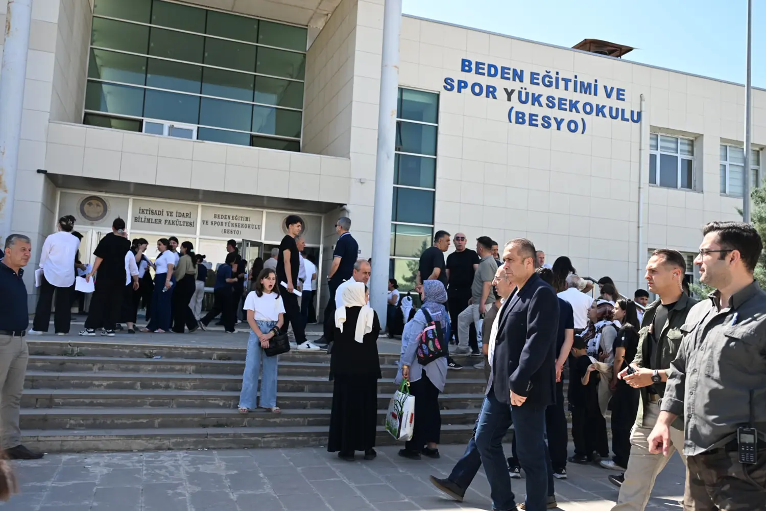 YKS'nin ilk maratonu sona erdi! Gözler yarına çevrildi