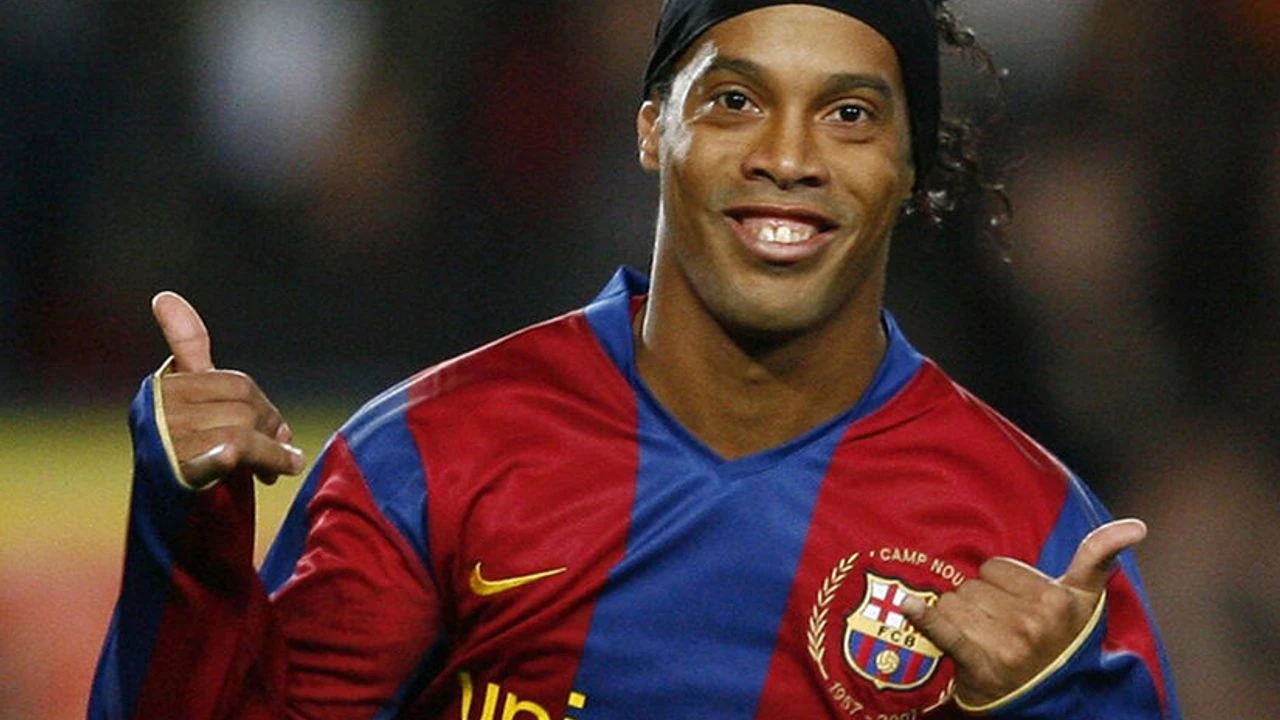 Ronaldinho 46 yaşında sahalara dönüyor: İşte yeni takımı