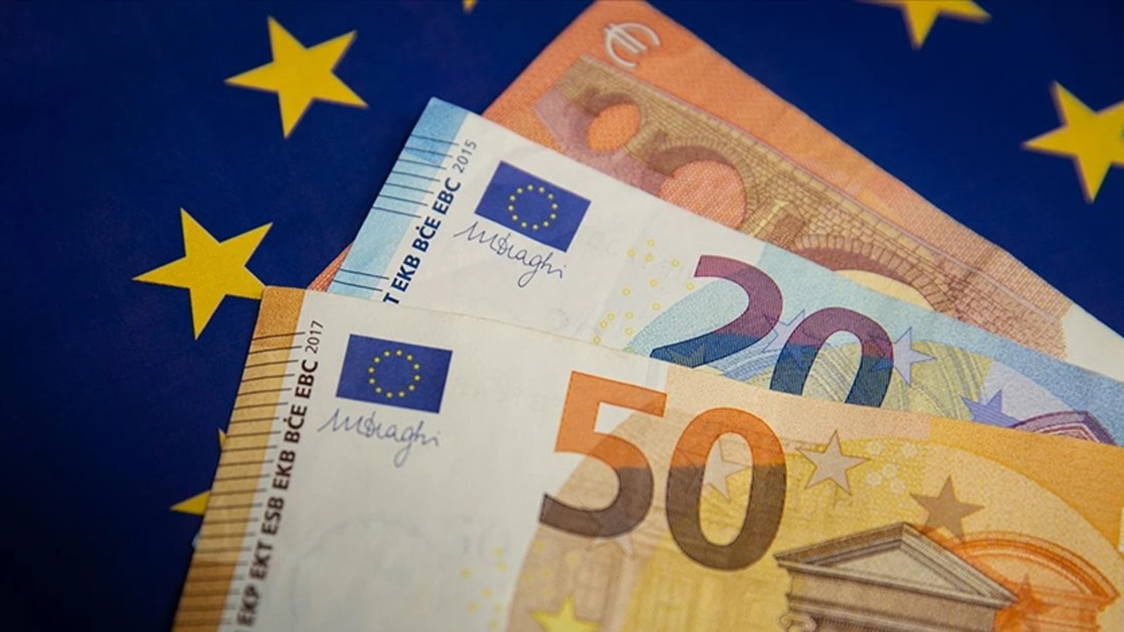 Tarih belli oldu: Bir ülke daha euroya geçiyor