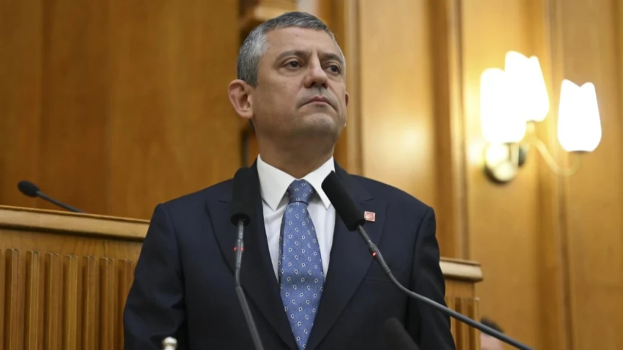 Yeni Parti sonrası sürpriz telefon! Özgür Özel'e ilk tebrik o liderden geldi!