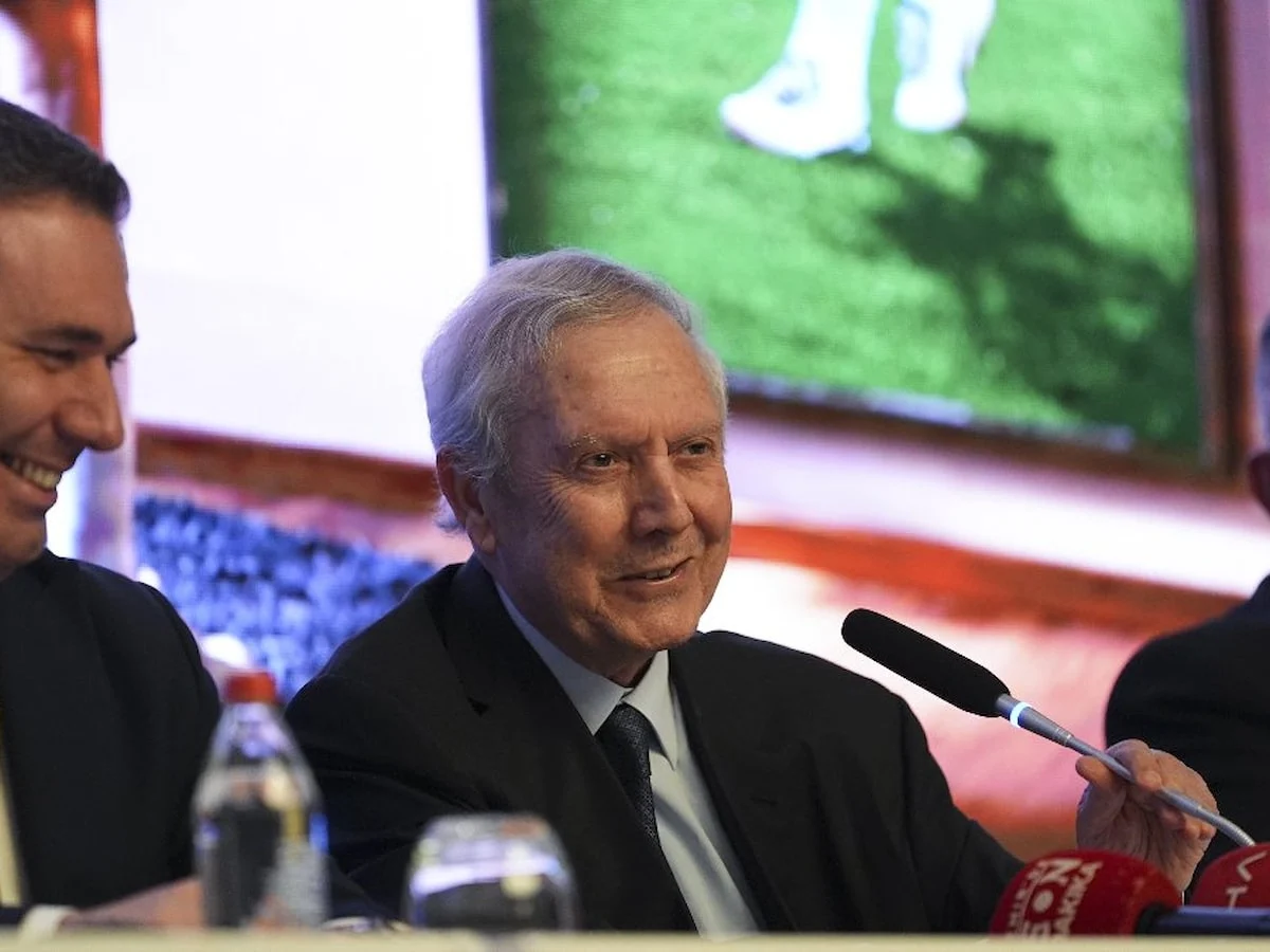 Aziz Yıldırım'dan Hakan Safi'ye: Gerçeklerle yaşasın
