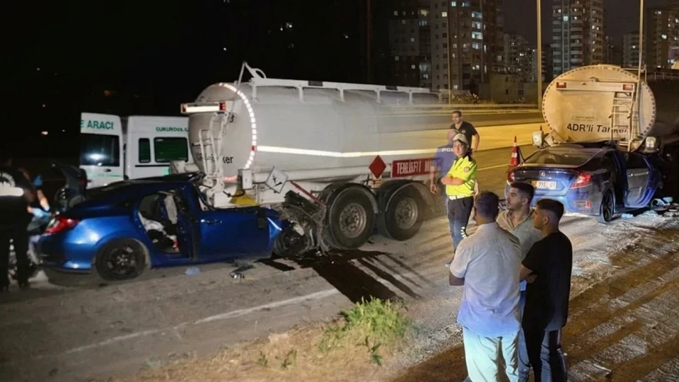 Adana TAG Otoyolu'nda feci kaza: Tıra arkadan çarpan otomobilin sürücüsü Hasan Yaman hayatını kaybetti, 2 çocuğu yaralandı | ASAYİŞ HABERLERİ