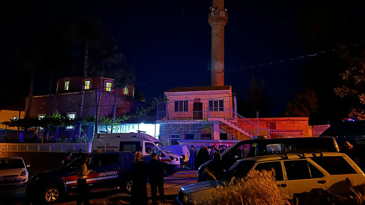 Kayseri'de kan donduran olay! Camideki tartışma kanlı bitti: 2 kişiyi bıçaklayarak öldürdü!