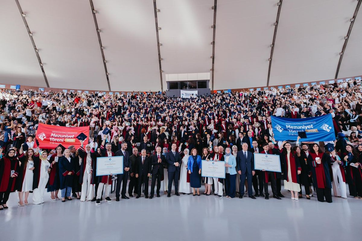 Hasan Kalyoncu Üniversitesi'nde mezuniyet coşkusu
