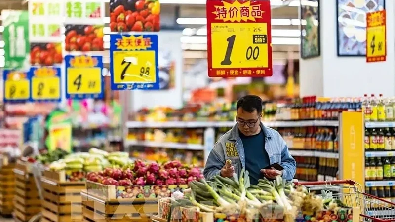 Çin'de perakende satışlar 3,5 yıl sonra geriledi