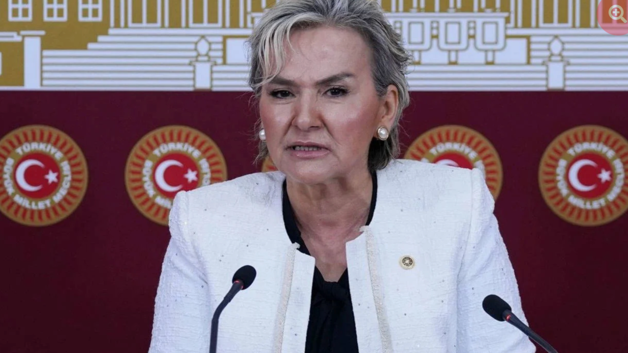 CHP'den istifa eden Nimet Özdemir AK Parti grup toplantısında