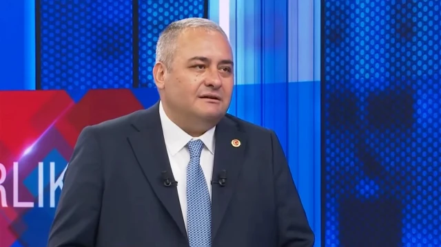 Canlı yayında Özarslan'dan bomba iddia: CHP'li ABB milliyetçiyim ve maneviyatçıyım diyenleri işten çıkartıyor