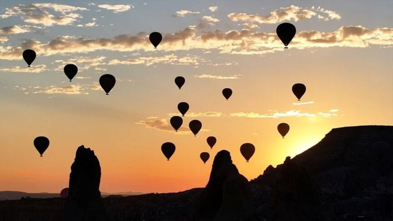 Kapadokya'nın sırrı gökyüzünde saklı: Turistler bu deneyim için akın ediyor