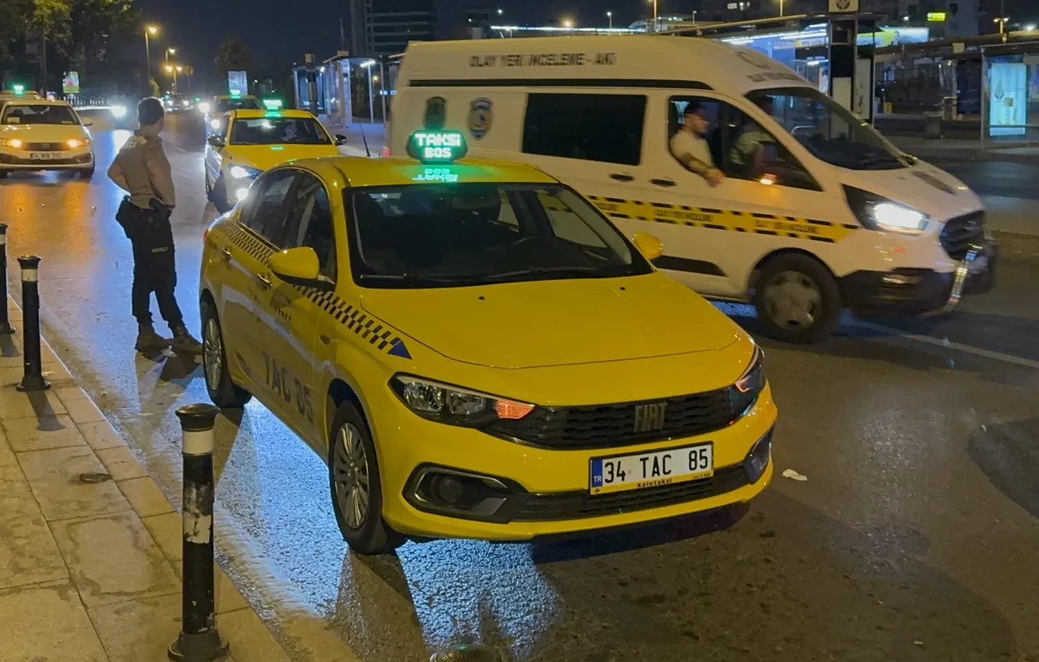 Şişli'de taksi şoförüne yolcu saldırısı: Ağır yaralanan taksici kalp krizi geçirdi