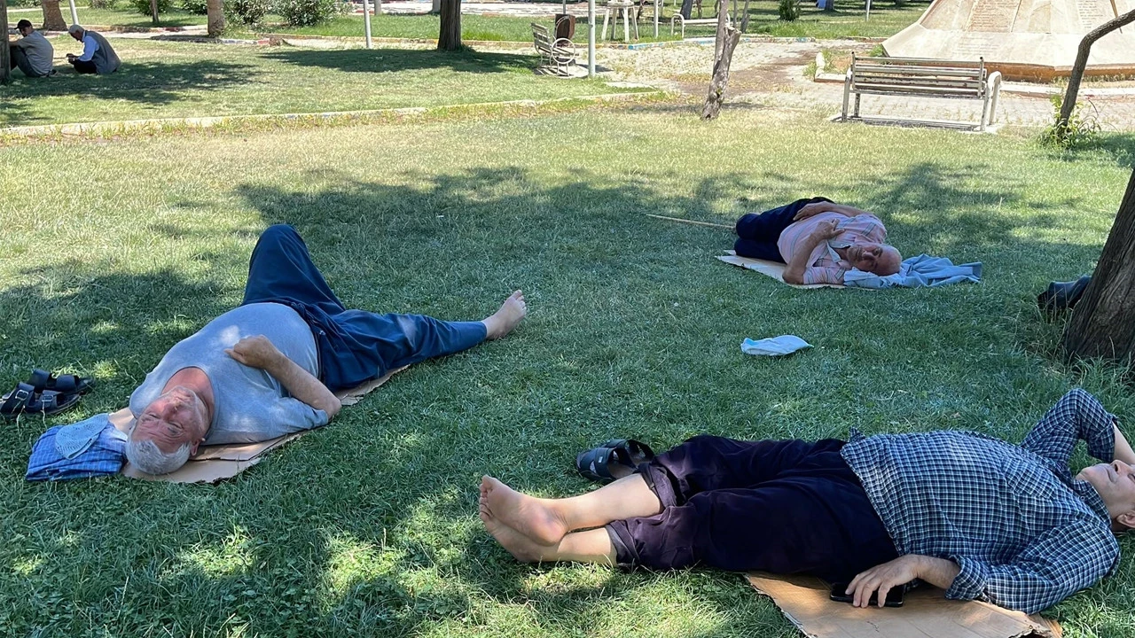 Türkiye’nin en sıcak kentinde yaşam durdu: Urfa alev çemberinde
