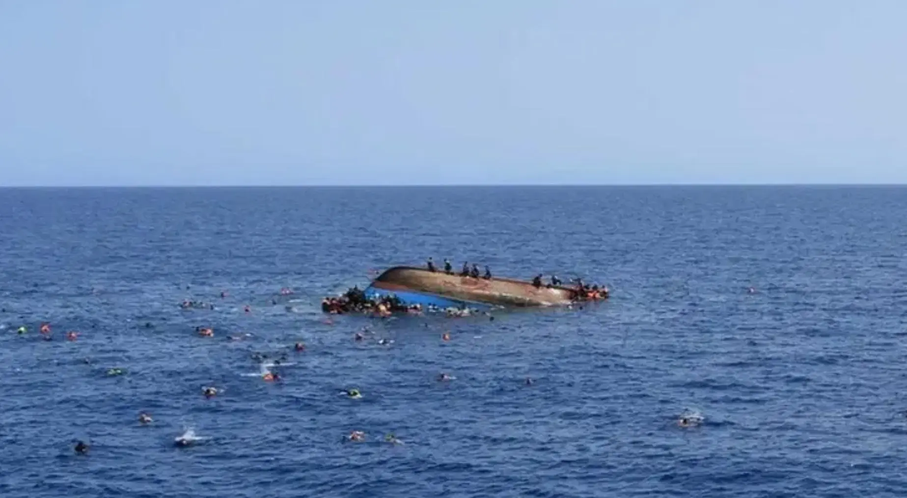 Arakanlı Müslümanları taşıyan iki tekne battı! 500'den fazla kişi kayıp