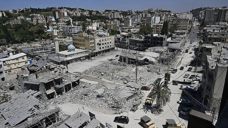 İsrail ordusunun ateşkese rağmen Lübnan'ın güneyinde hastane yakınına düzenlediği saldırıda 2 kişi öldü
