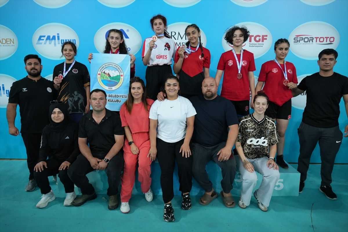 Çamardı Belediyesi Spor Kulübü, Minikler Türkiye Güreş Şampiyonası'nda ikinci oldu