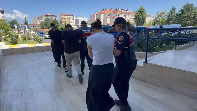 28 ilde dolandırıcılık ve yasa dışı bahis operasyonu; 100 tutuklama