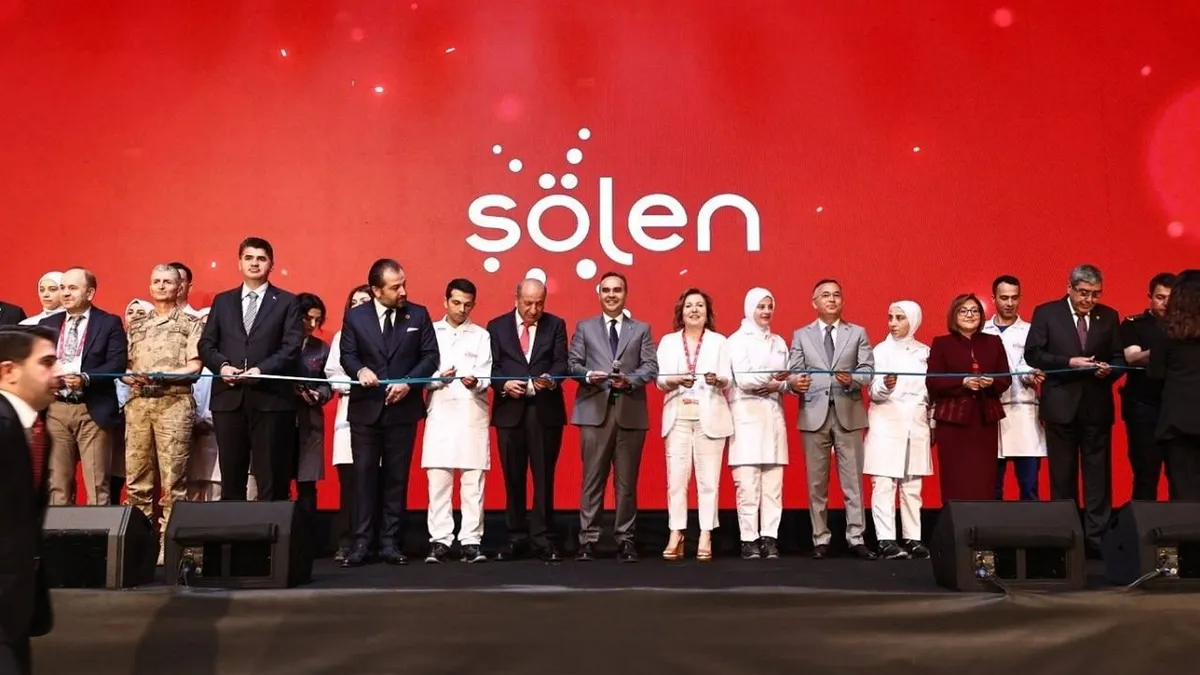 Bakan Kacır Gaziantep'te açıkladı: 'Türkiye küresel dönüşümden güçlenerek çıktı'