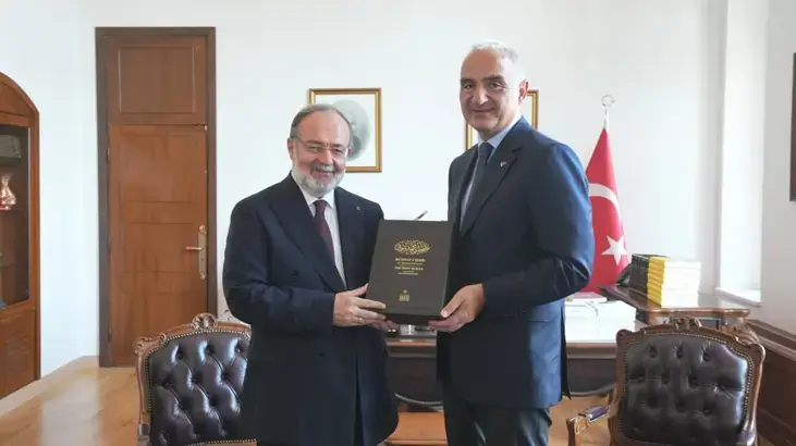 Bakan Ersoy: Medeniyet birikimimizi ilimle buluşturan çalışmaları memnuniyetle takip ediyoruz