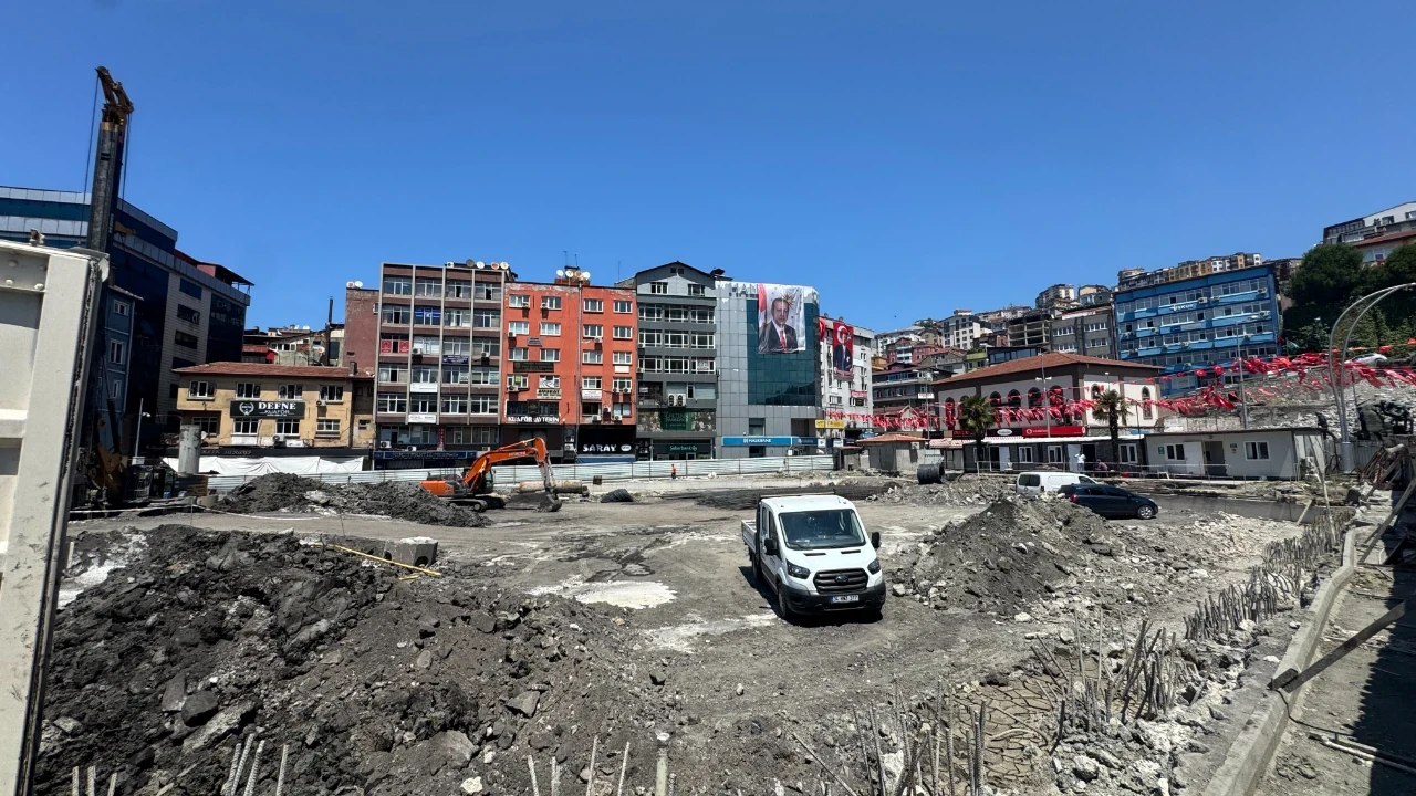 Merkez Çarşısı inşaatında çalışmalar durdu