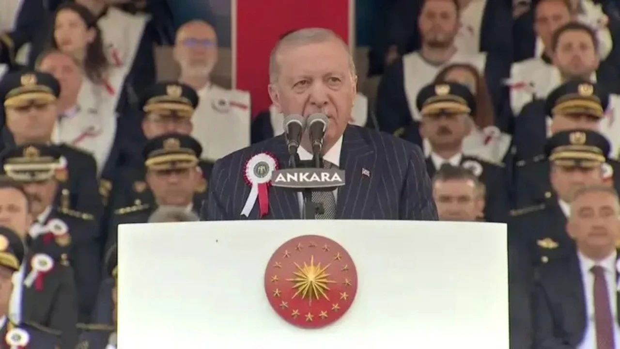 Cumhurbaşkanı Erdoğan, Polis Akademisi Mezuniyet Töreni'nde konuştu: "Pusulanız vicdan hedefiniz adalet olsun"