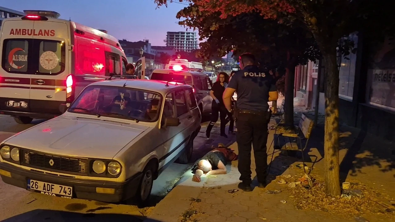 Alkollüyken bayıldı, sağlık ekiplerine direndi