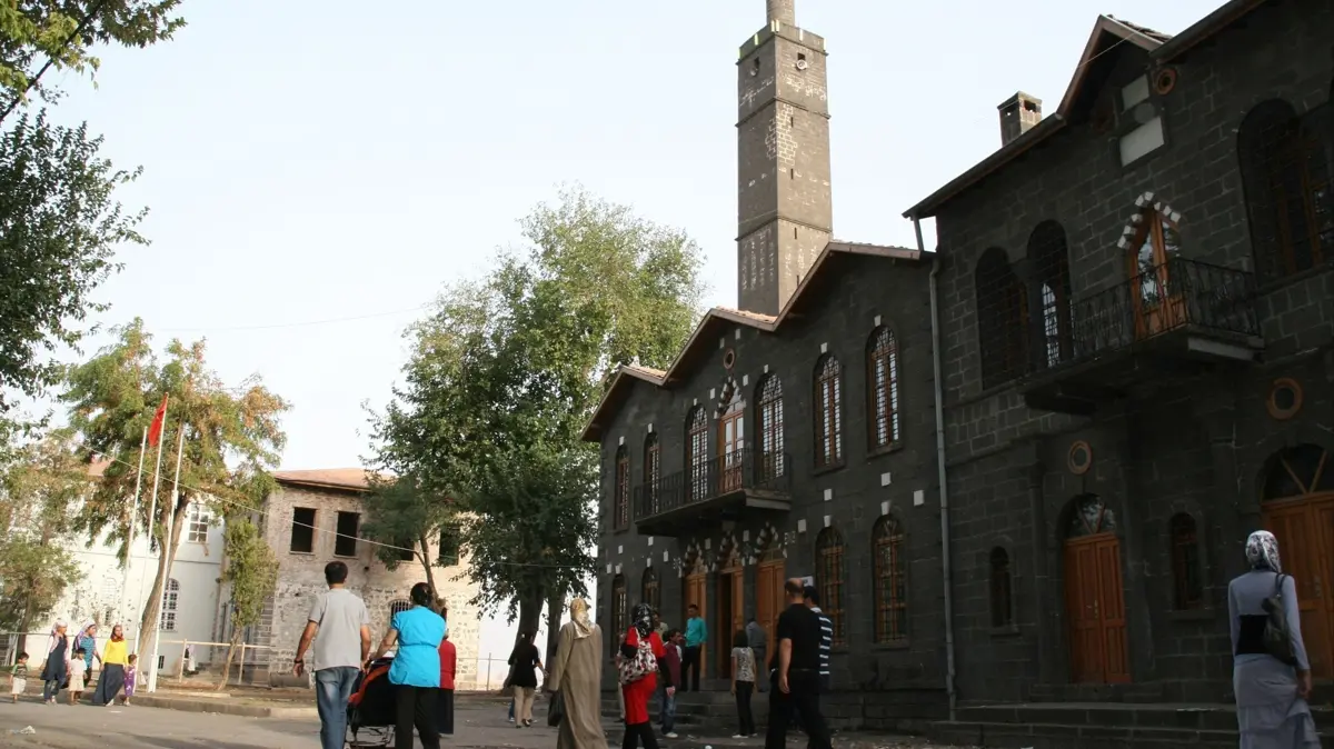 9 bin yıllık tarihiyle zamana meydan okuyor! İşte Diyarbakır'da gezilecek yerler...