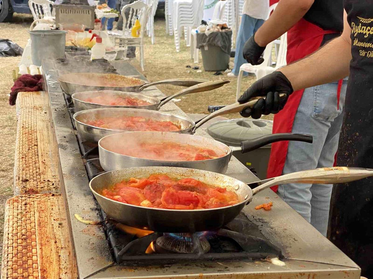 Yaklaşık 10 bin kişi Çakallı Menemen Festivali'nde buluştu