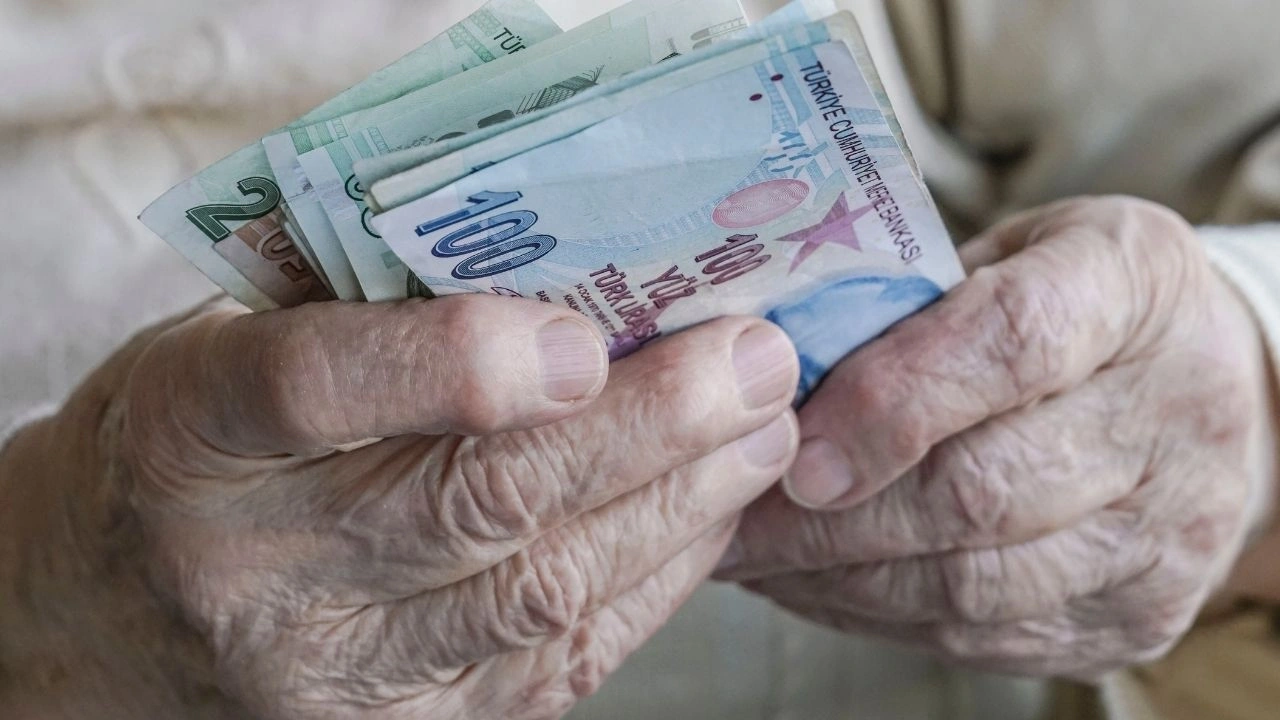 Emekli ve memurun gözü enflasyon verisinde: En düşük emekli aylığına düzenleme yapılacak mı?