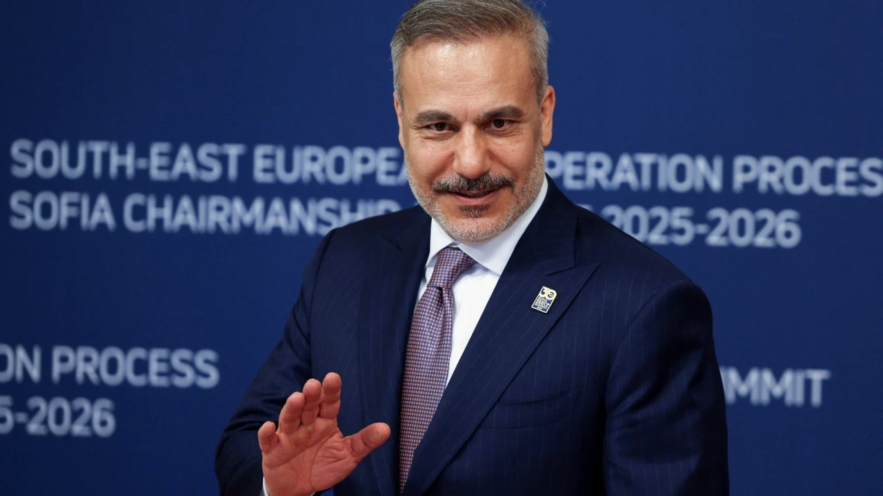 Hakan Fidan: Bir an önce müzakere masasına dönmeliler