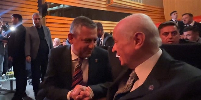 Resepsiyonda Bahçeli ve Özel arasında samimi diyalog
