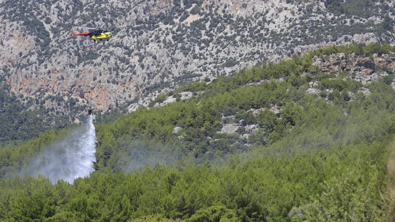 Antalya'da orman yangını: Ekipler alevleri kontrol altına aldı