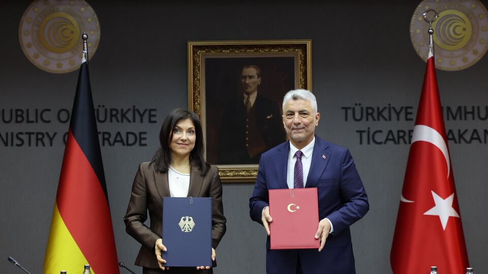 Bakan Bolat açıkladı: Almanya'dan vize konusunda kritik adım