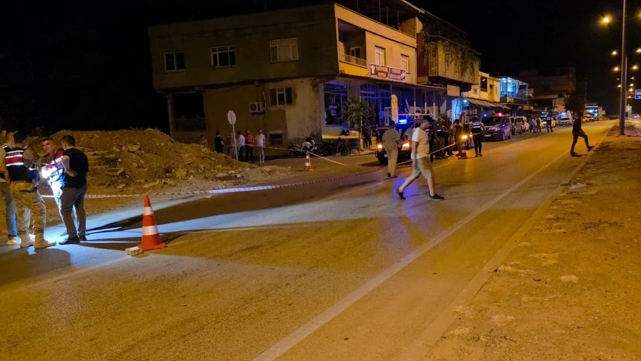 Hatay'da silahlı kavga kamerada: 2 yaralı