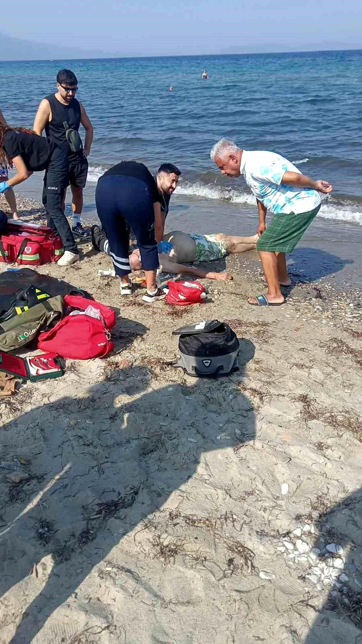 Kuşadası'nda bir kişi boğularak hayatını kaybetti
