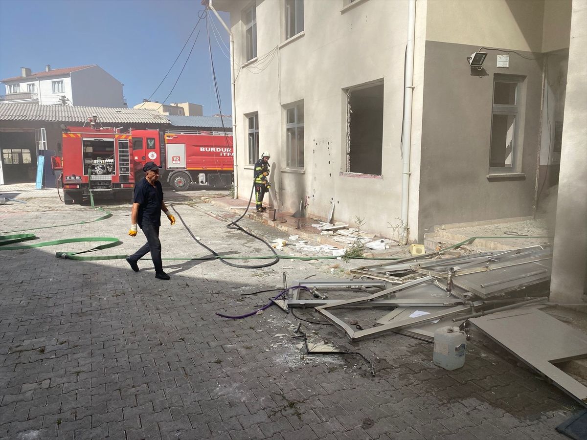 Burdur'da eski cezaevinde çıkan yangın söndürüldü
