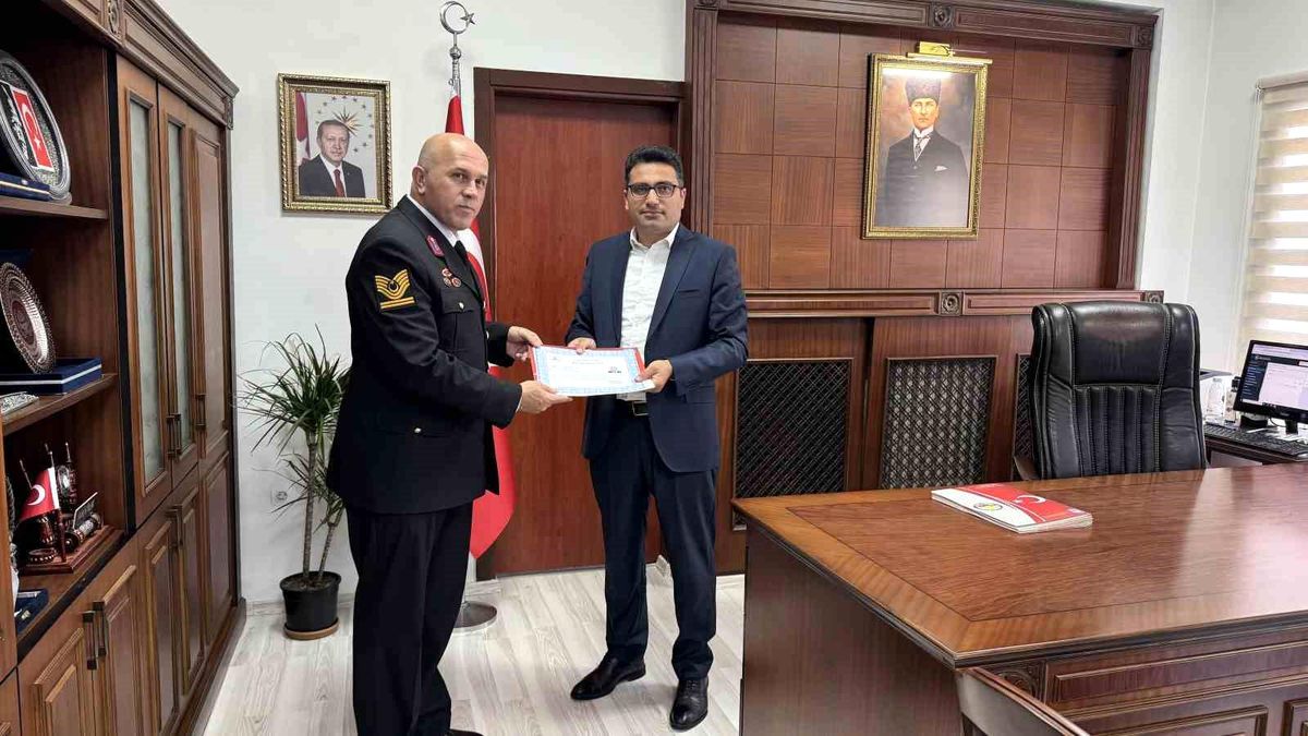 Başarılı jandarma personellerine başarı belgesi