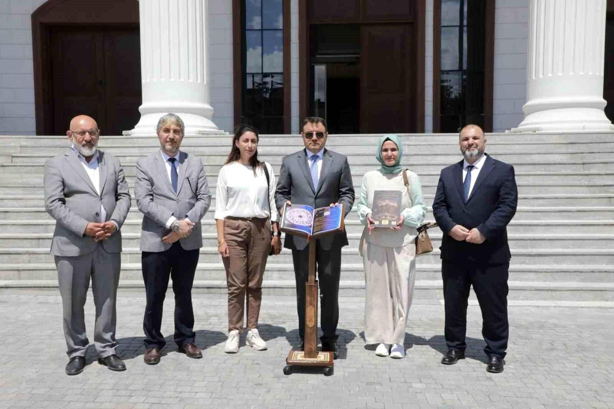 Kütahya Ulu Camii'nde 'Karekodlu Dijital Rehber Sistemi' hizmete girdi