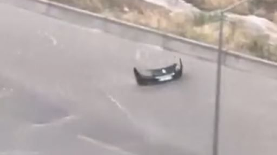 Ankara'da sağanak yağış hayatı olumsuz etkiledi